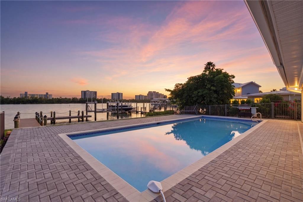 LAGUNA SHORES - Residential