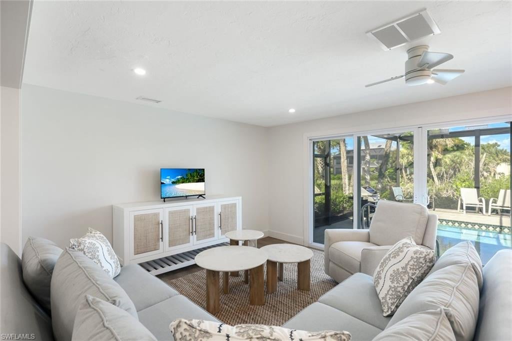 EAST ROCKS - Residential Lease