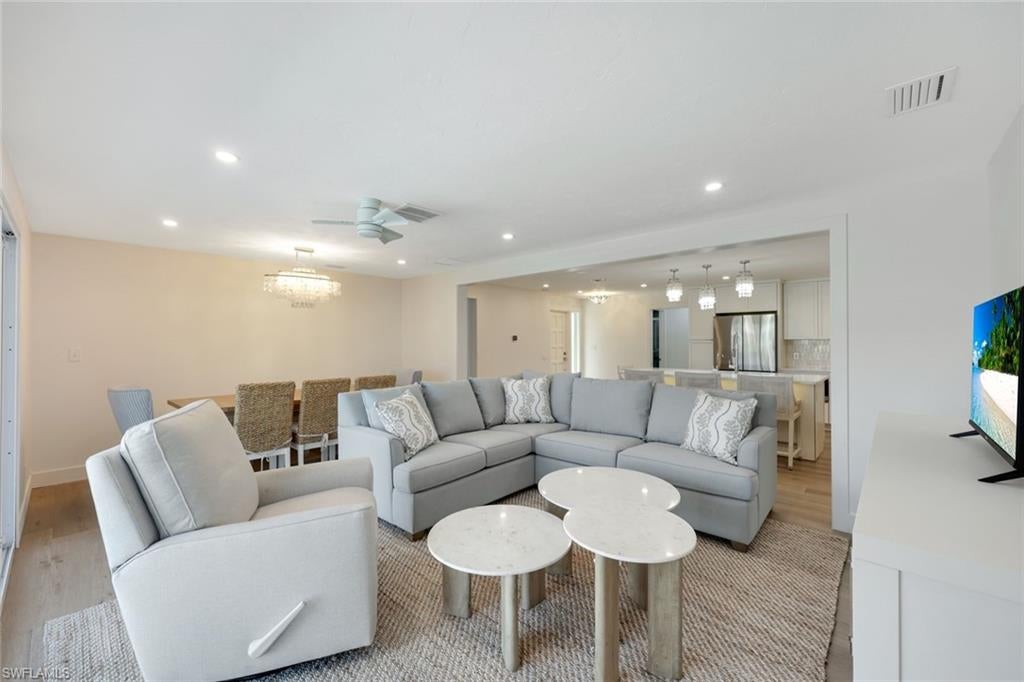 EAST ROCKS - Residential Lease