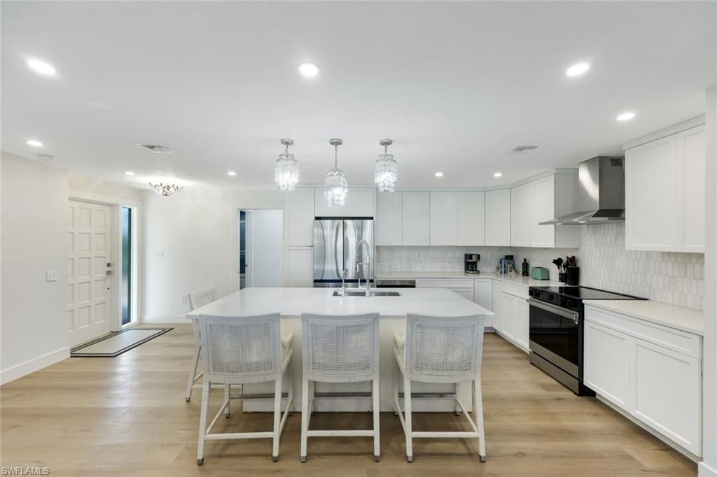 EAST ROCKS - Residential Lease