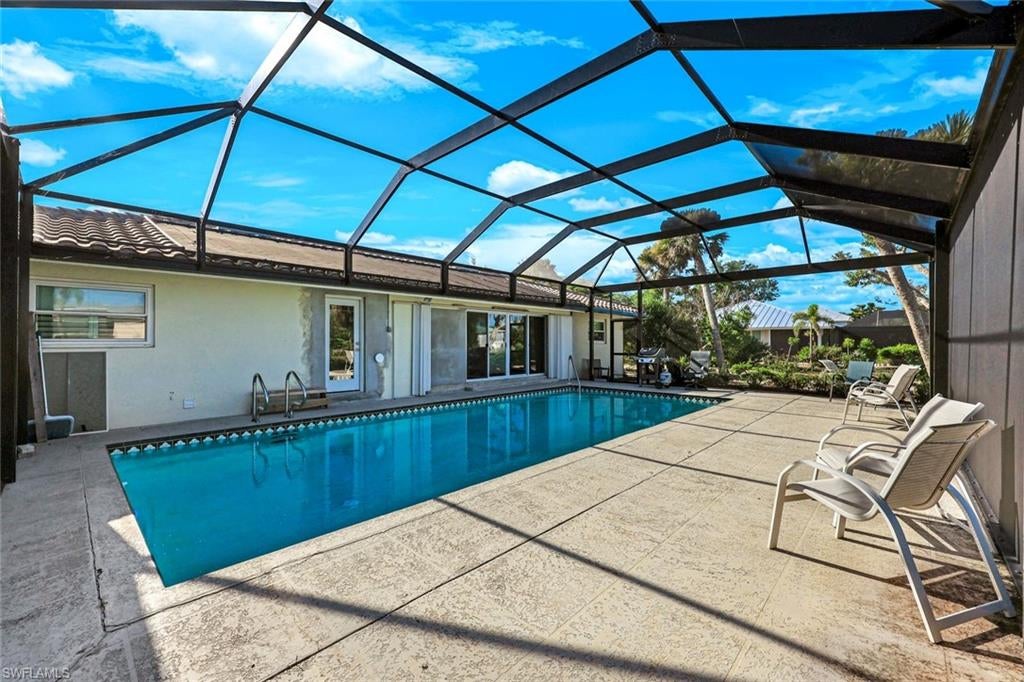 EAST ROCKS - Residential Lease