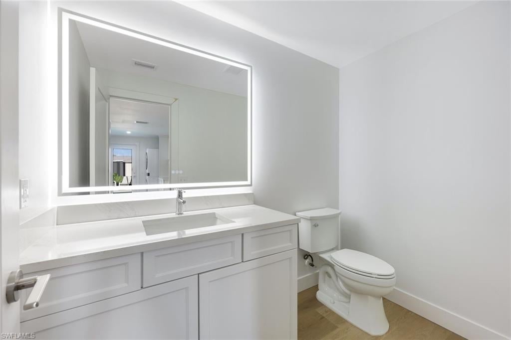 EAST ROCKS - Residential Lease