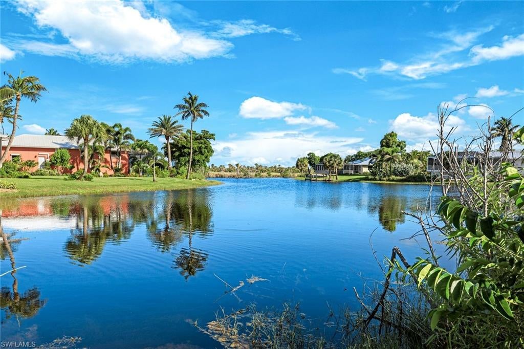 EAST ROCKS - Residential Lease