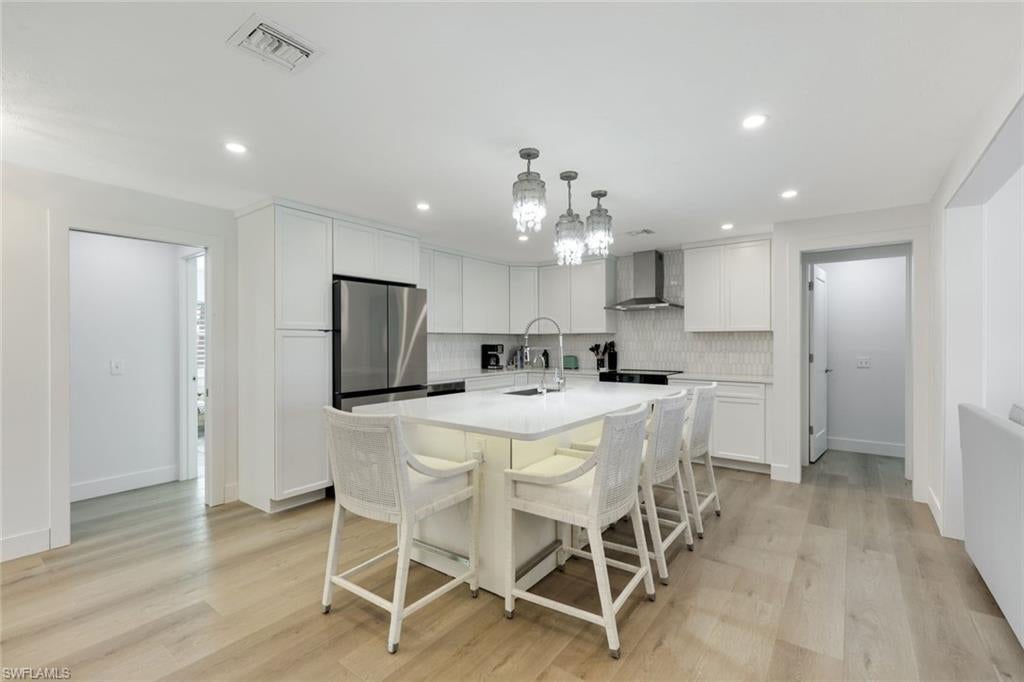 EAST ROCKS - Residential Lease