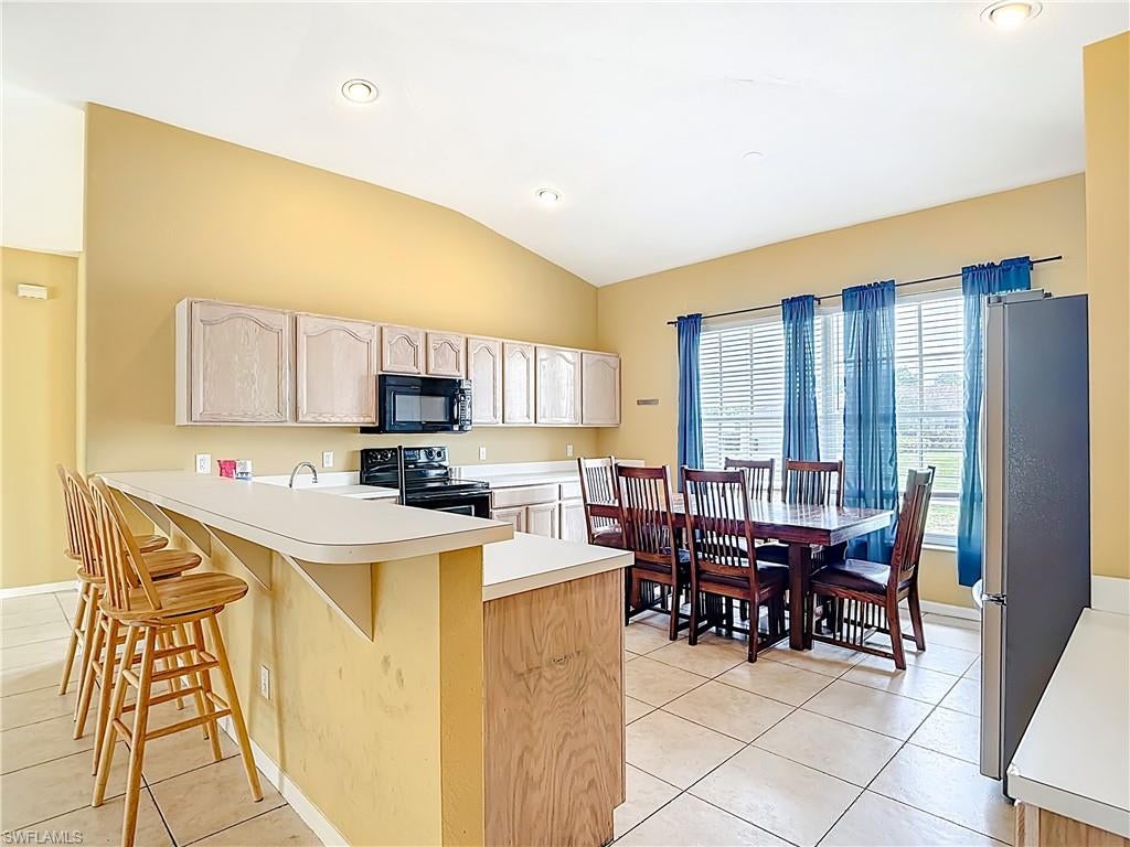 SAN CARLOS PARK - Residential