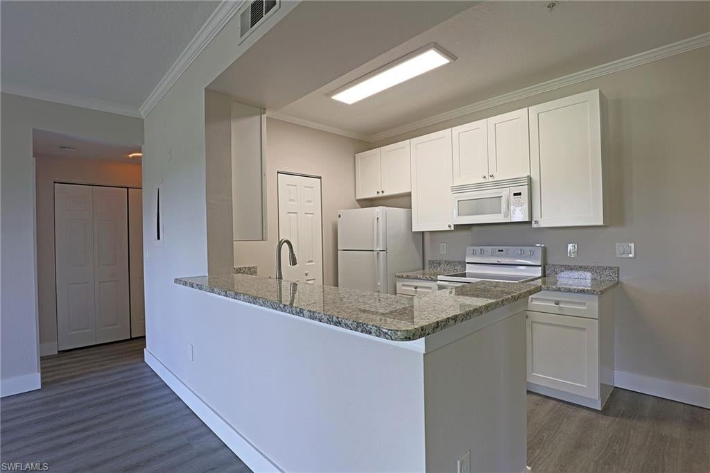 ROYAL GREENS - Residential Lease