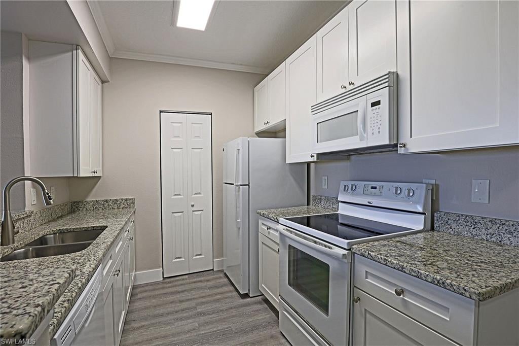 ROYAL GREENS - Residential Lease