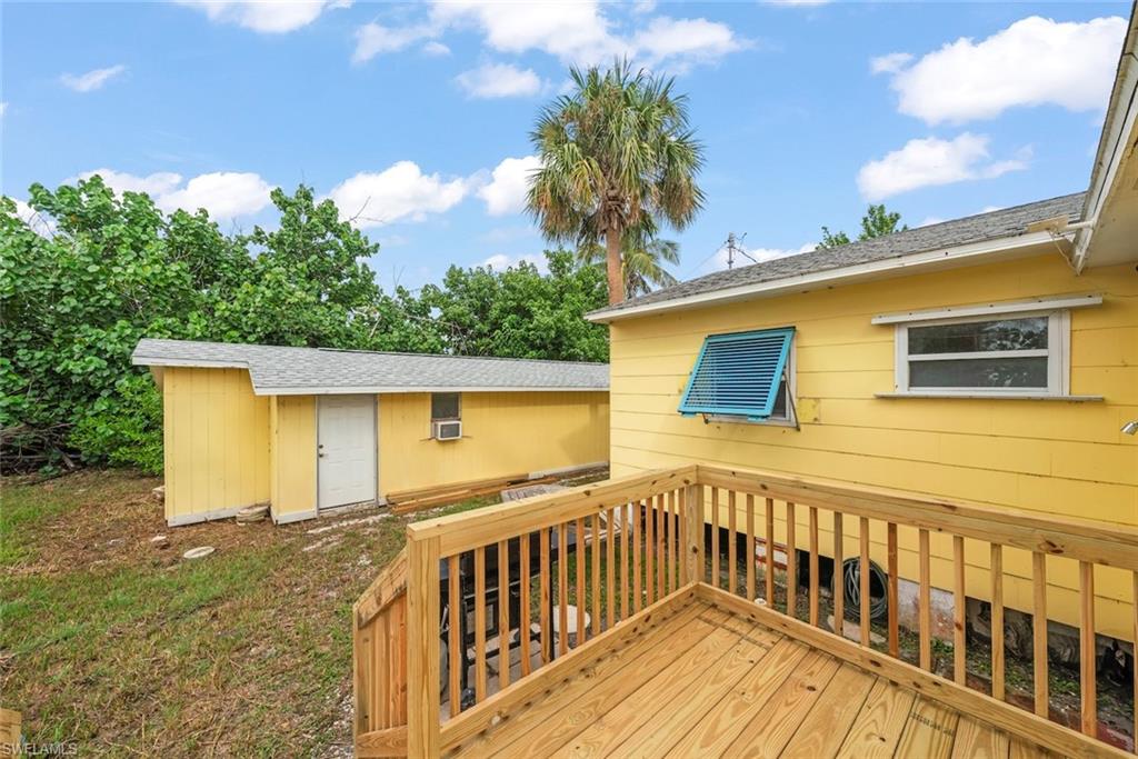 SANIBEL SHORES - Residential