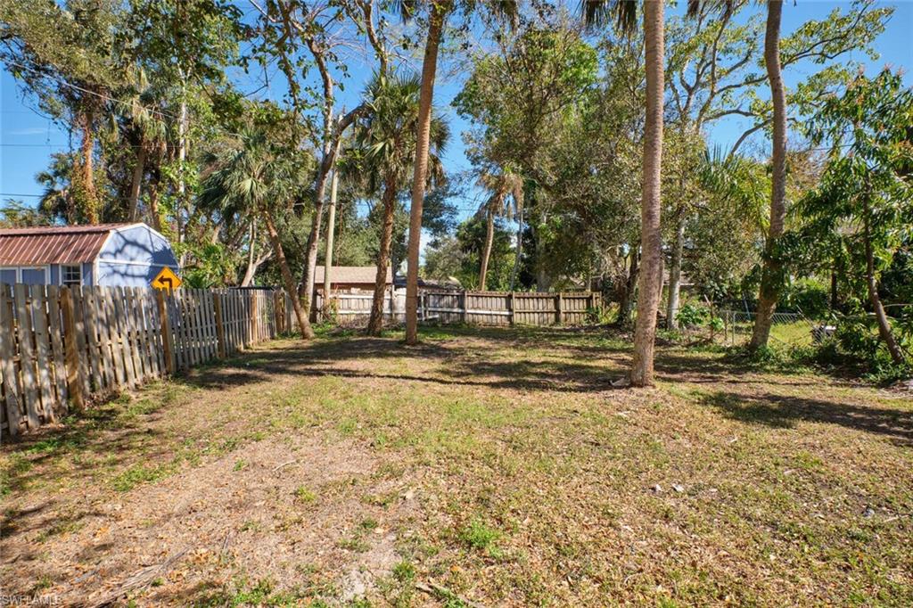 RUSSELL PARK - Land