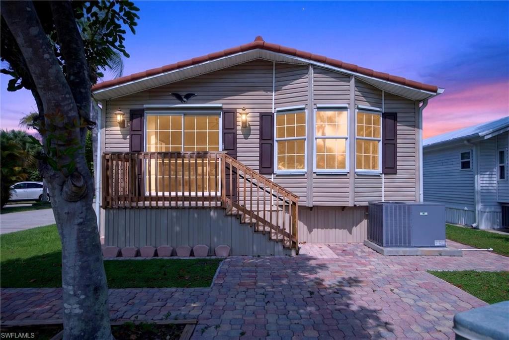CORKSCREW WOODLANDS - Residential