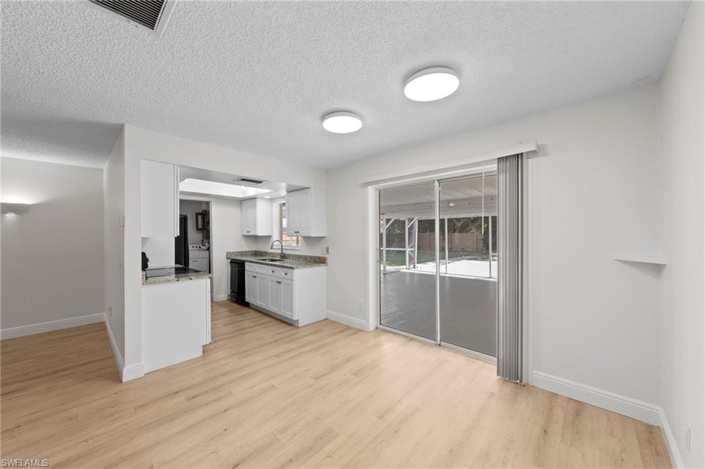 SAN CARLOS PARK - Residential