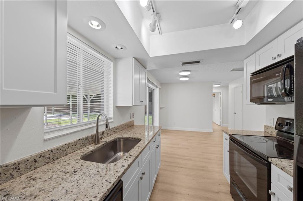 SAN CARLOS PARK - Residential