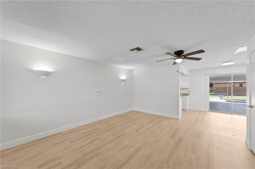 SAN CARLOS PARK - Residential
