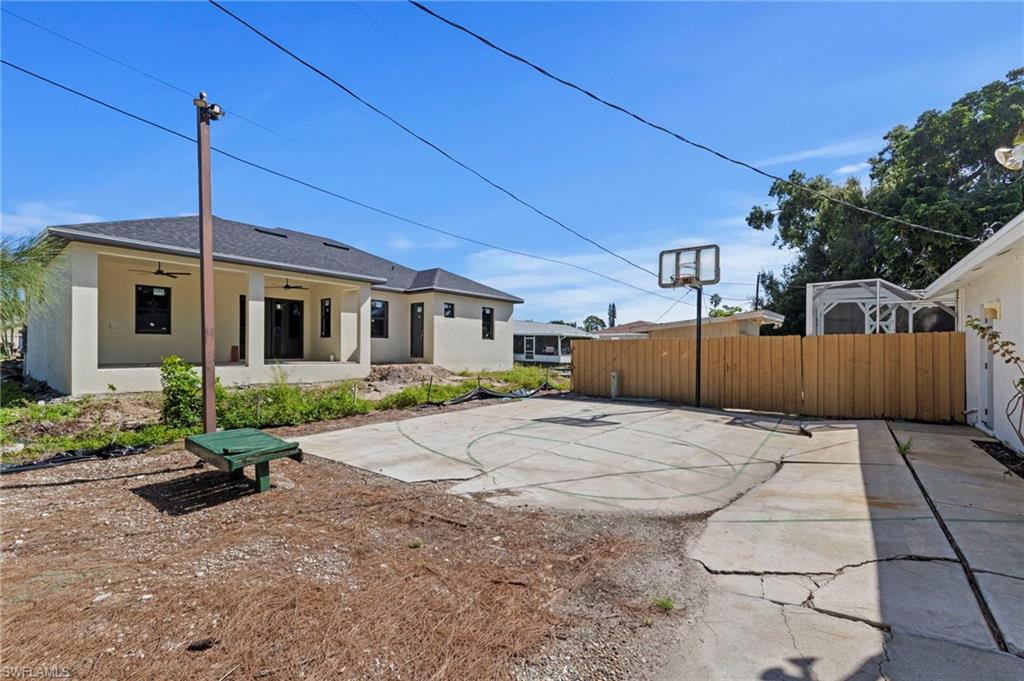 SAN CARLOS PARK - Residential