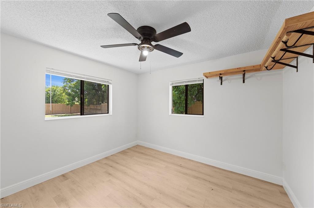 SAN CARLOS PARK - Residential