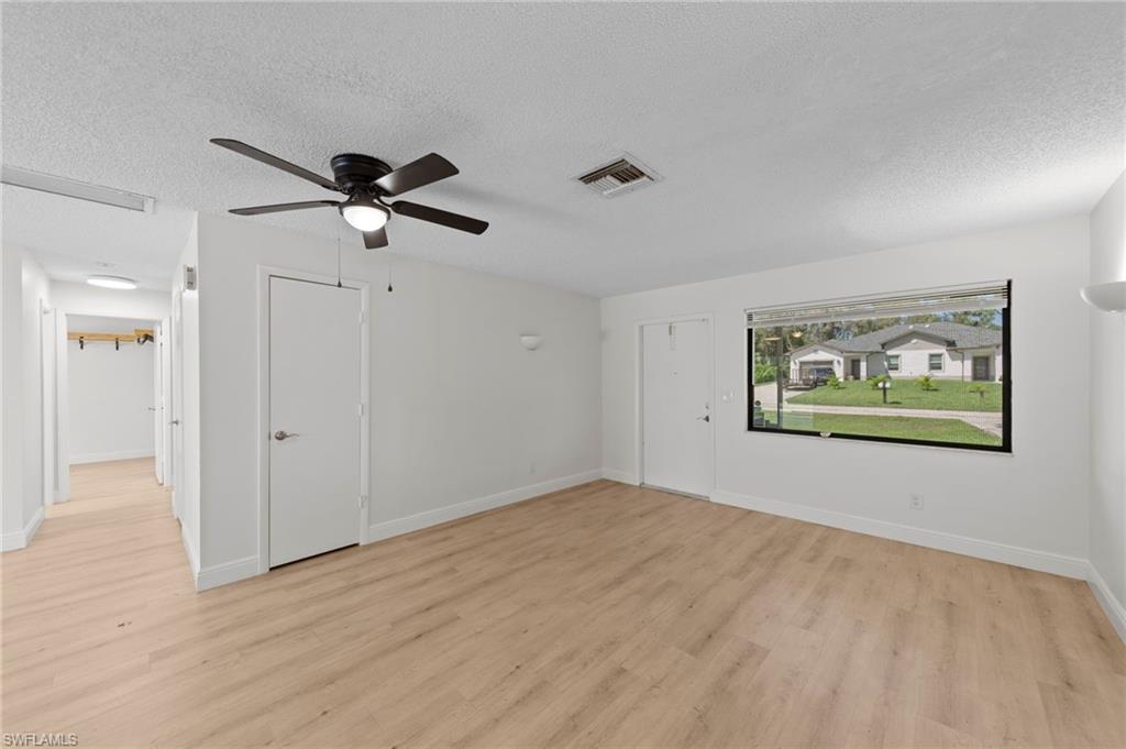 SAN CARLOS PARK - Residential