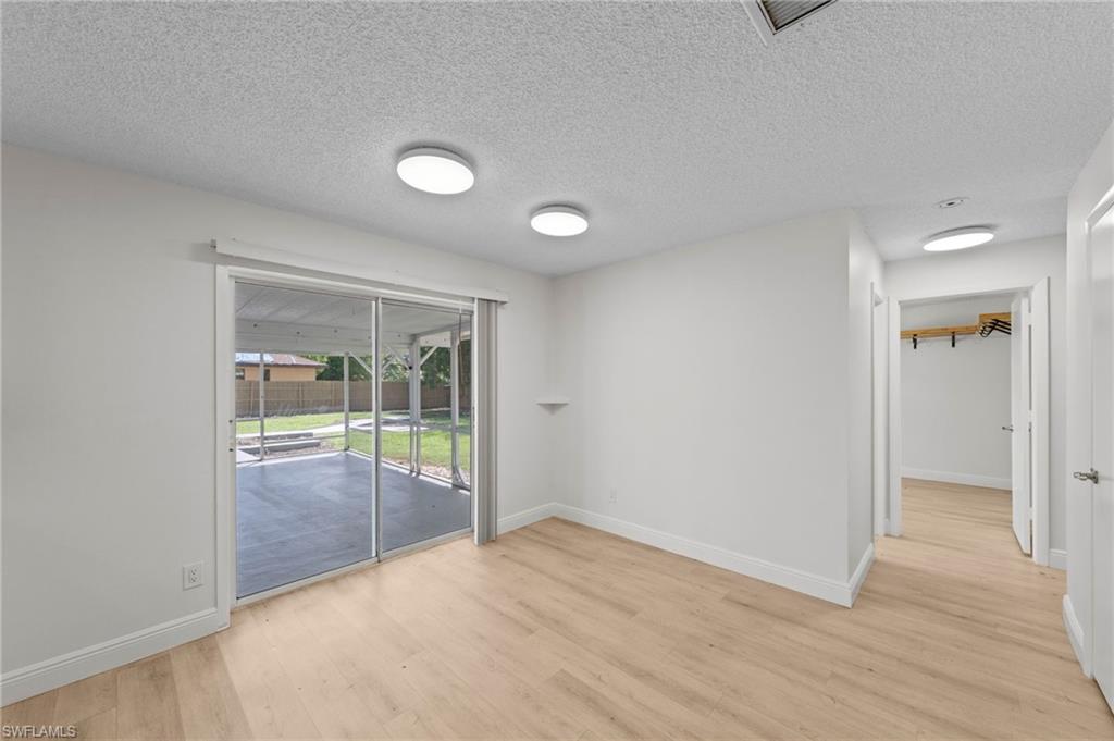 SAN CARLOS PARK - Residential