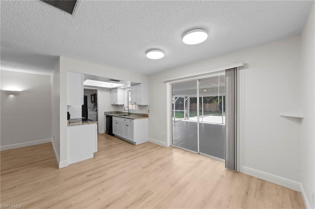 SAN CARLOS PARK - Residential