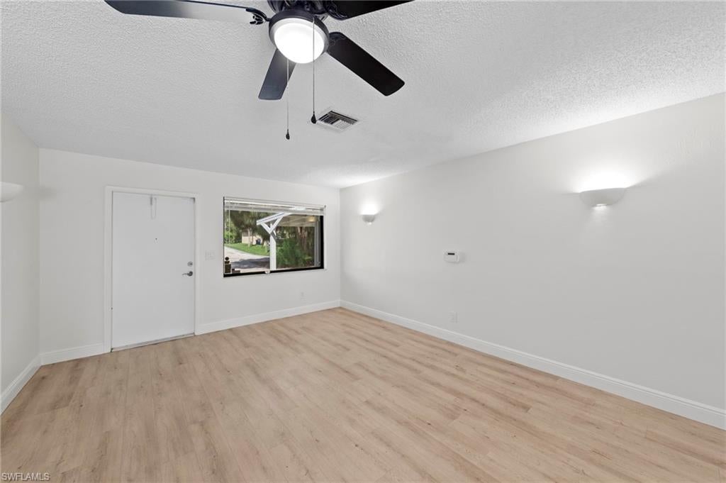 SAN CARLOS PARK - Residential