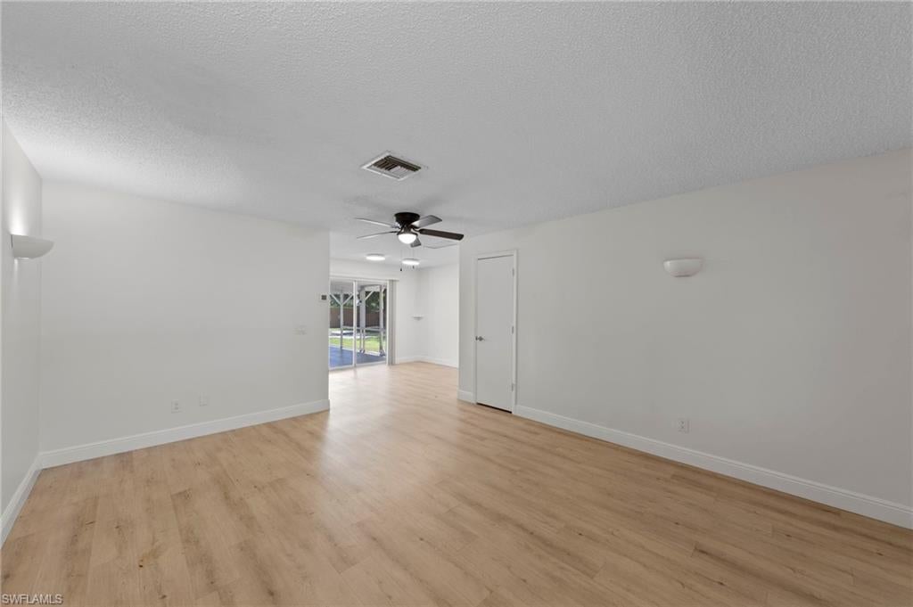 SAN CARLOS PARK - Residential