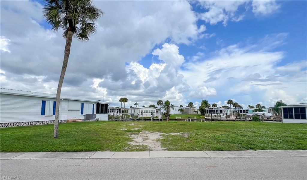 BAYSIDE ESTATES - Land