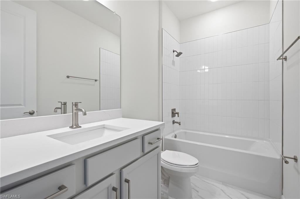 COUNTRY CLUB - Residential