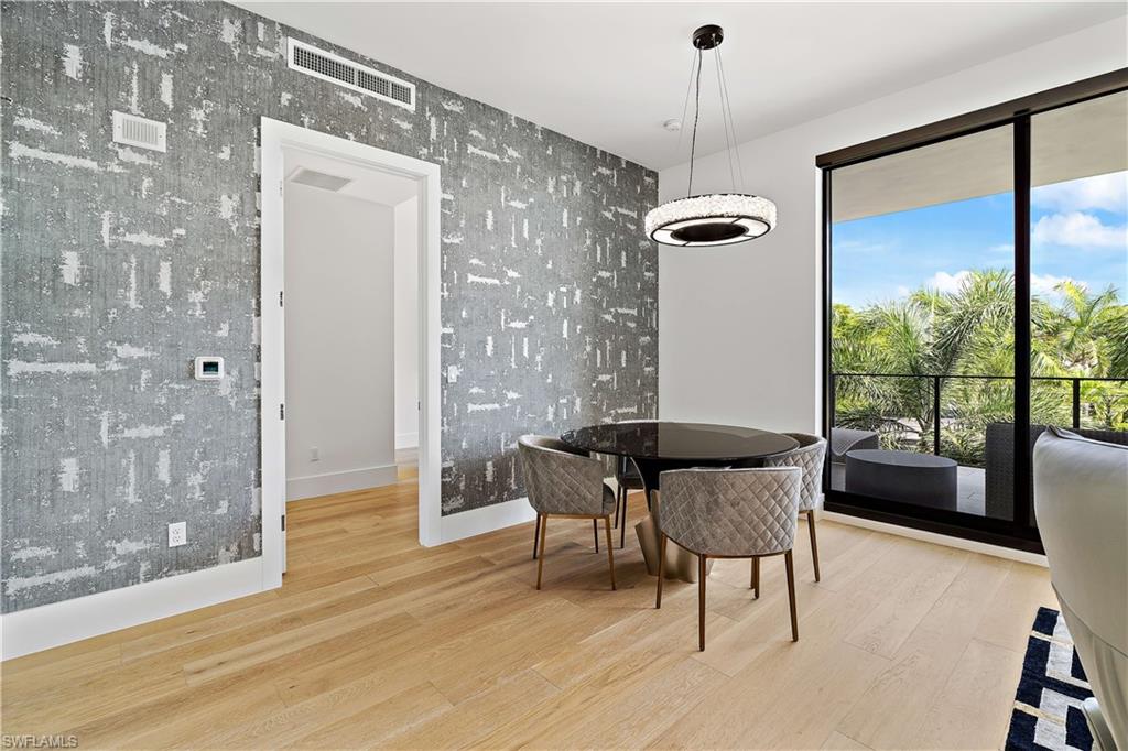EIGHT FIFTY CENTRAL - Residential Lease