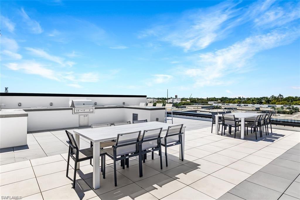 EIGHT FIFTY CENTRAL - Residential Lease
