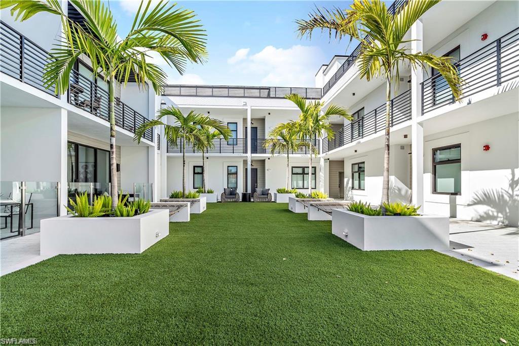 EIGHT FIFTY CENTRAL - Residential Lease