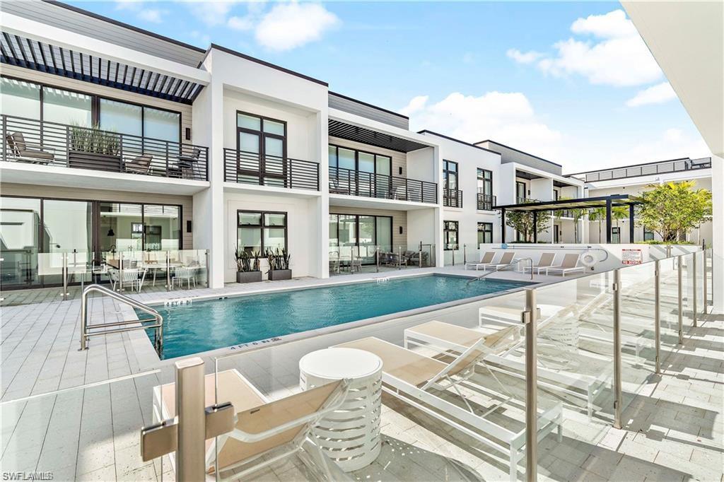 EIGHT FIFTY CENTRAL - Residential Lease