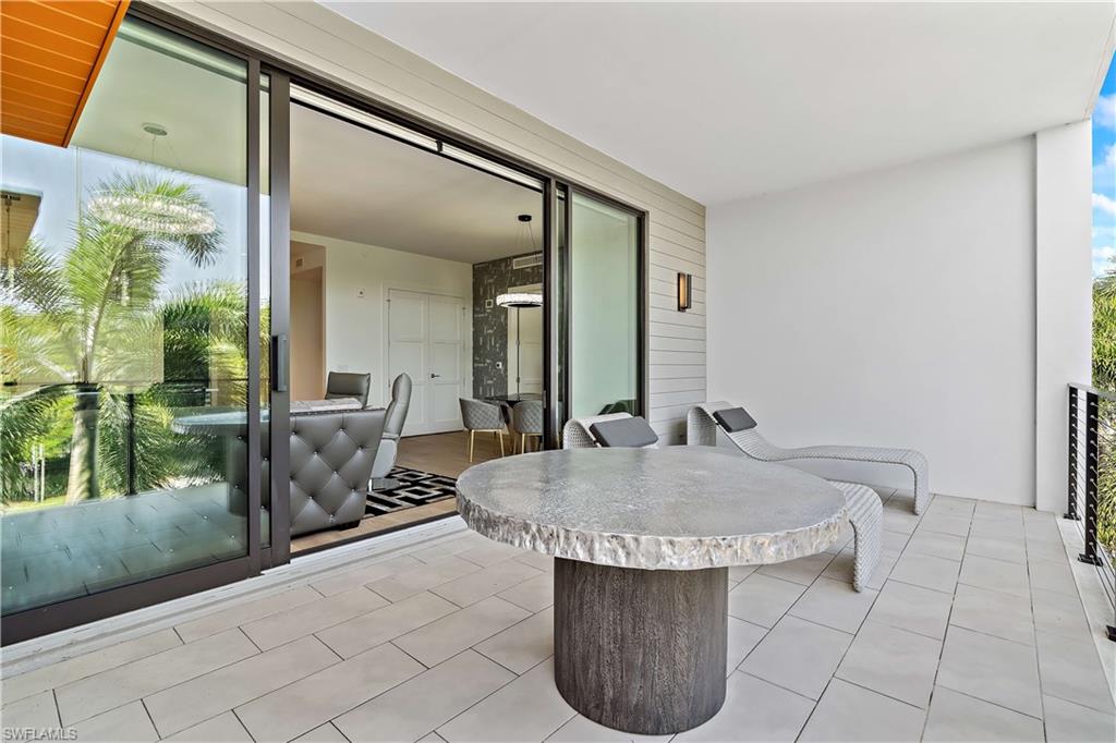 EIGHT FIFTY CENTRAL - Residential Lease