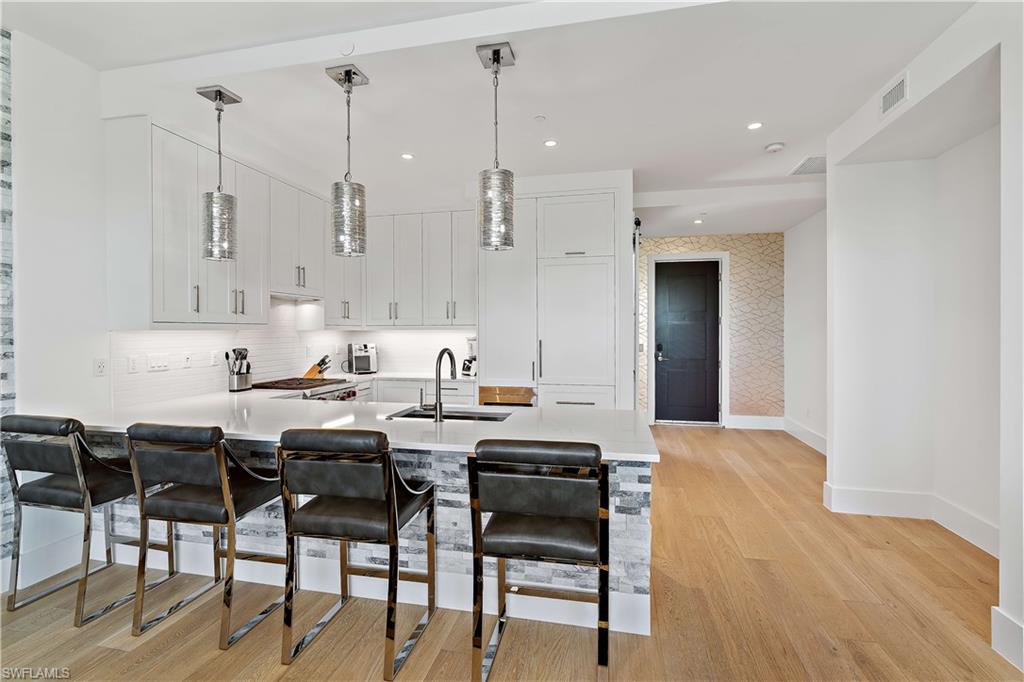 EIGHT FIFTY CENTRAL - Residential Lease