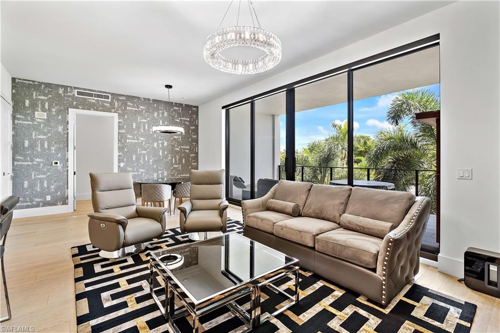 EIGHT FIFTY CENTRAL - Residential Lease