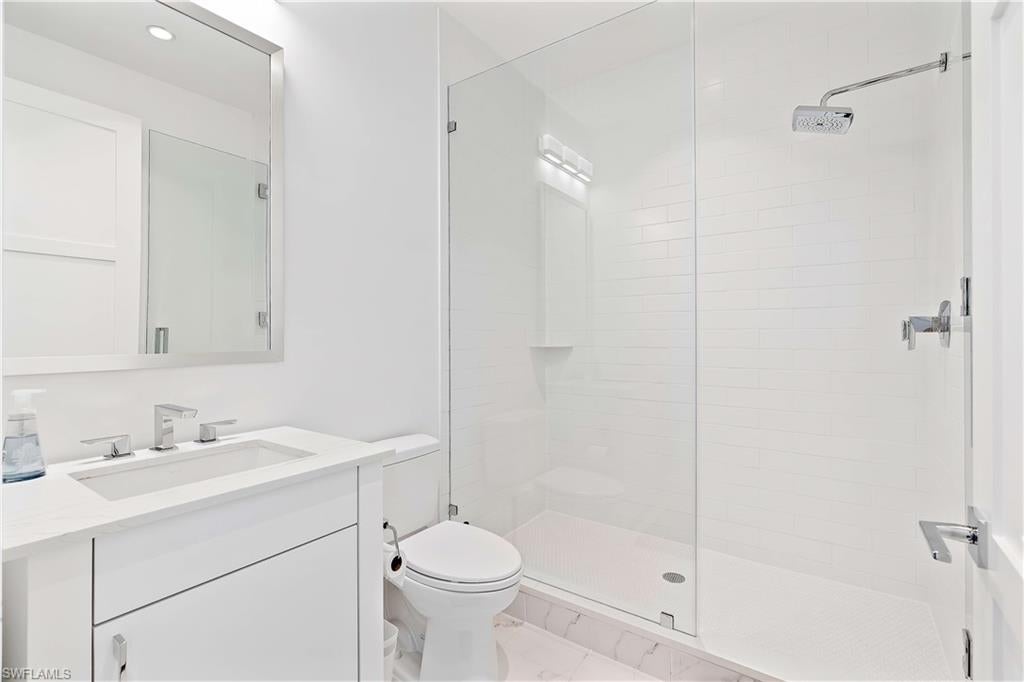 EIGHT FIFTY CENTRAL - Residential Lease