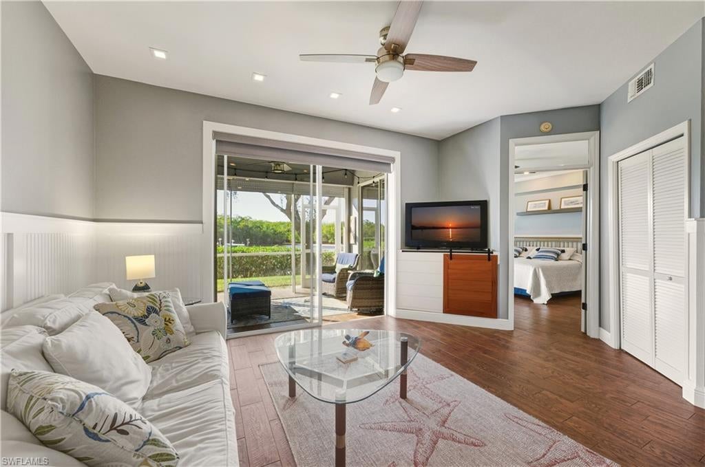 SUNSET CAY VILLAS - Residential