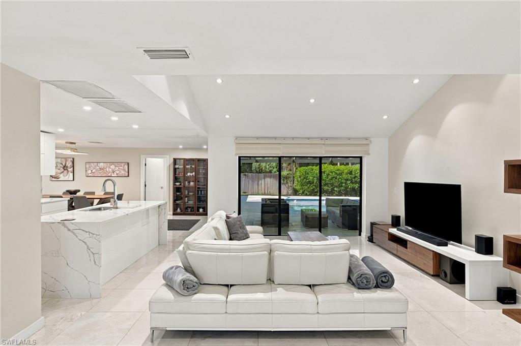 WHISKEY CREEK - Residential