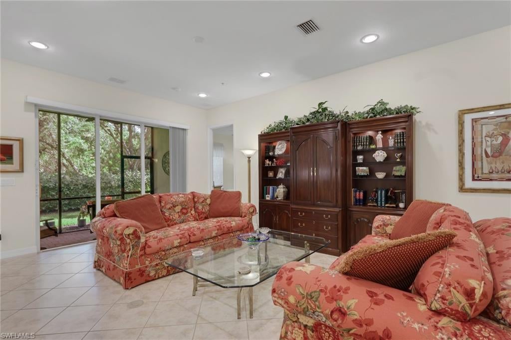 MARBELLA LAKES - Residential