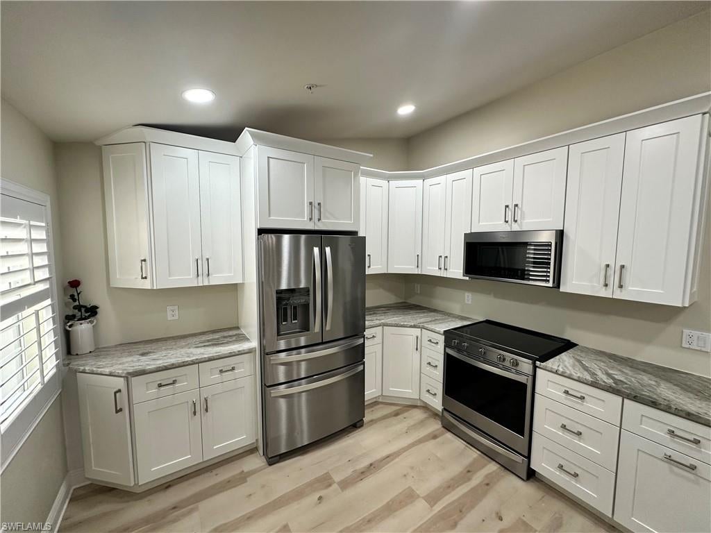 SABAL POINTE - Residential