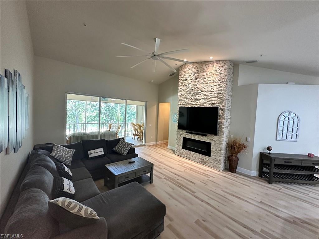 SABAL POINTE - Residential
