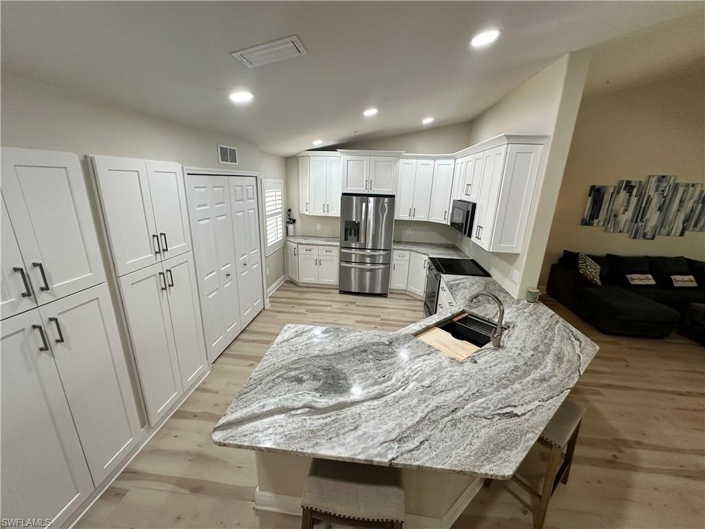 SABAL POINTE - Residential