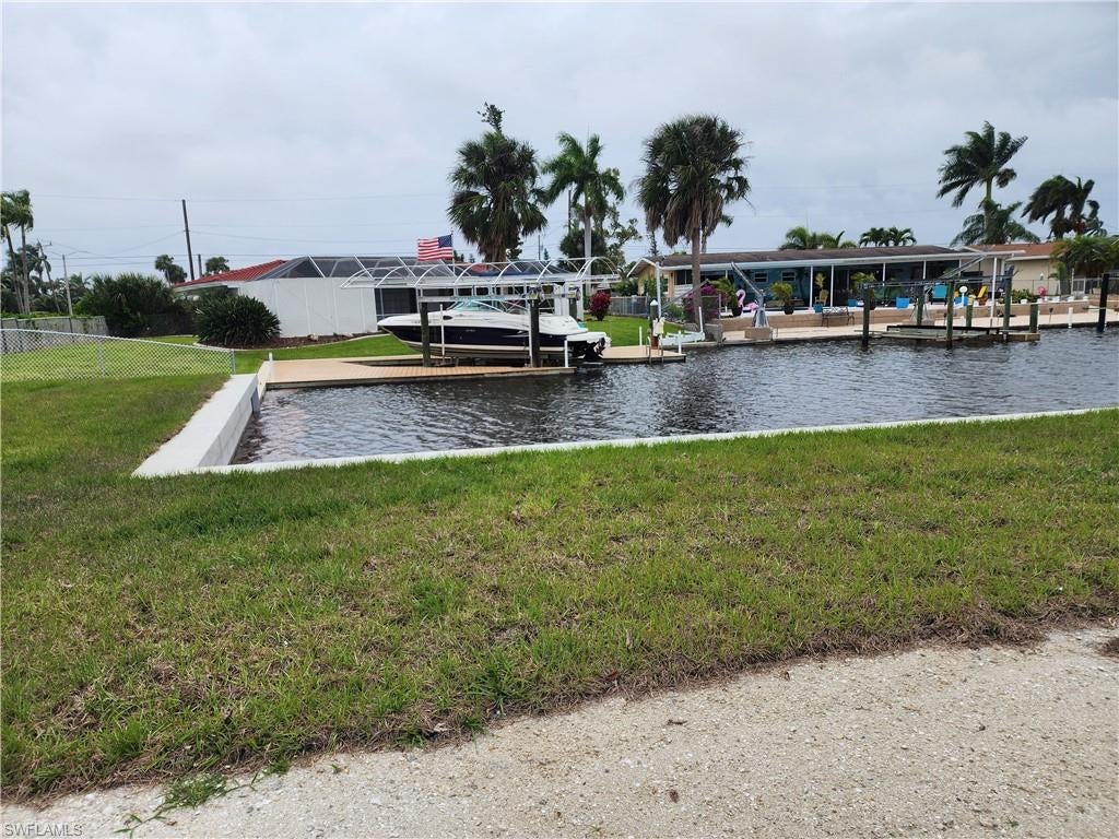 CAPE CORAL - Land