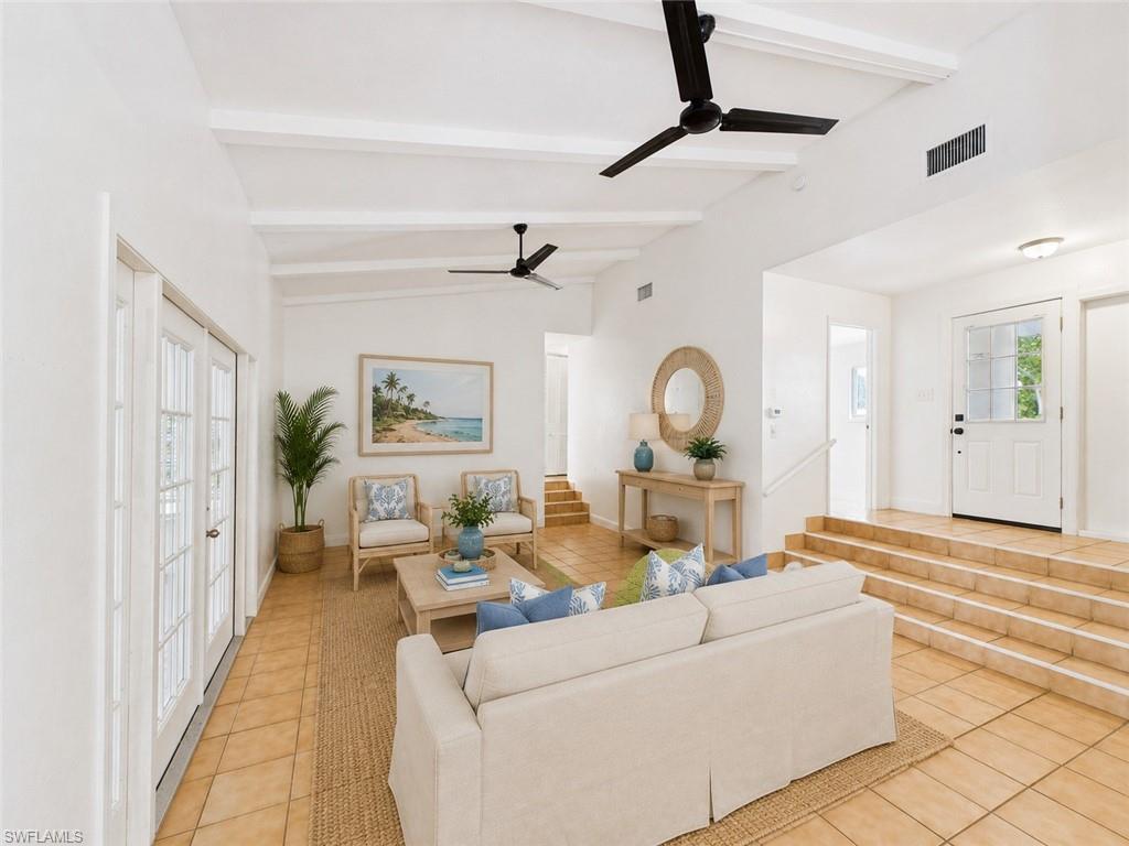 TROPIC ISLES - Residential