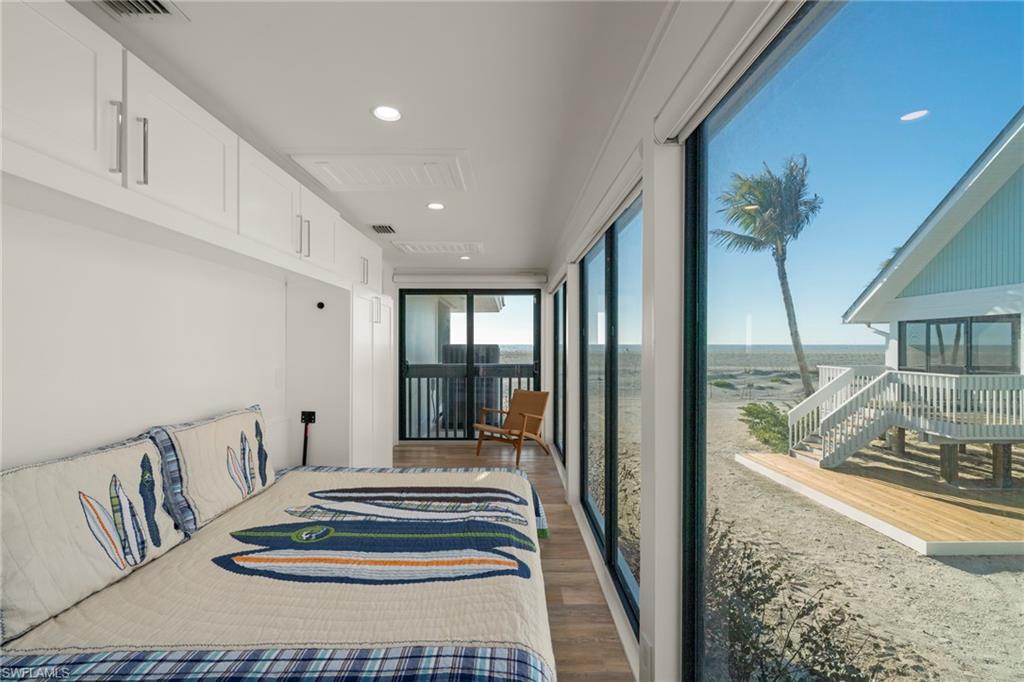 BEACH HOMES - Residential