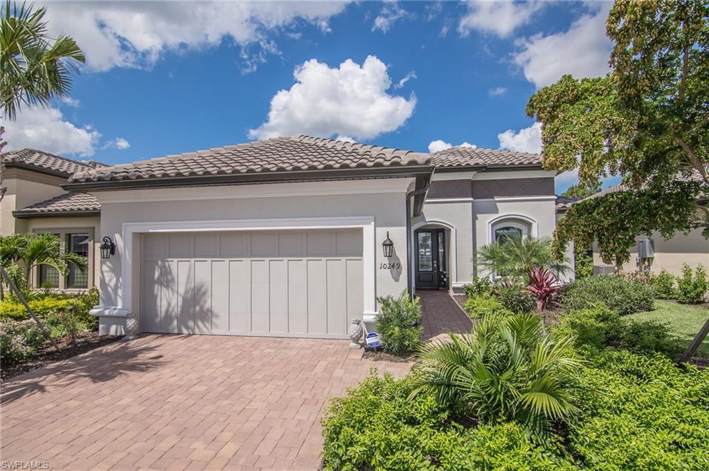 PEBBLE POINTE - Residential