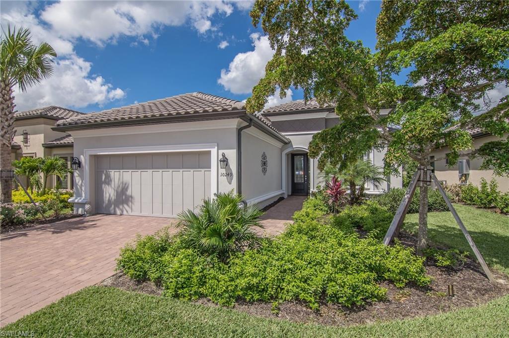 PEBBLE POINTE - Residential