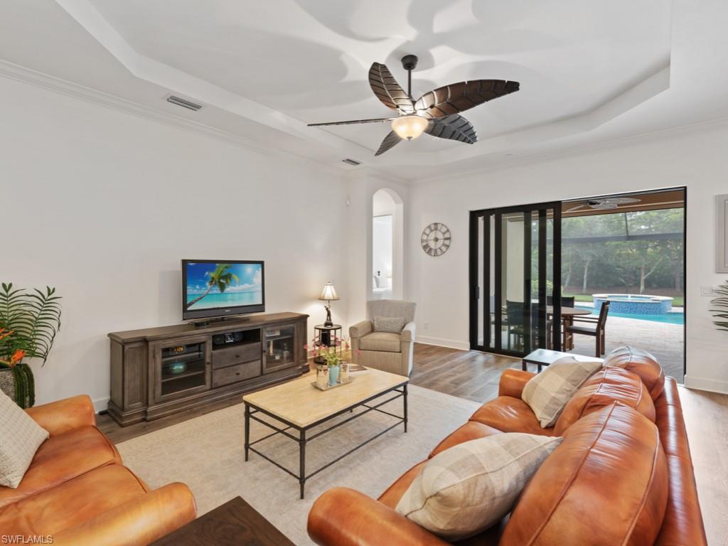 PEBBLE POINTE - Residential