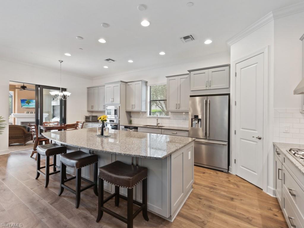 PEBBLE POINTE - Residential