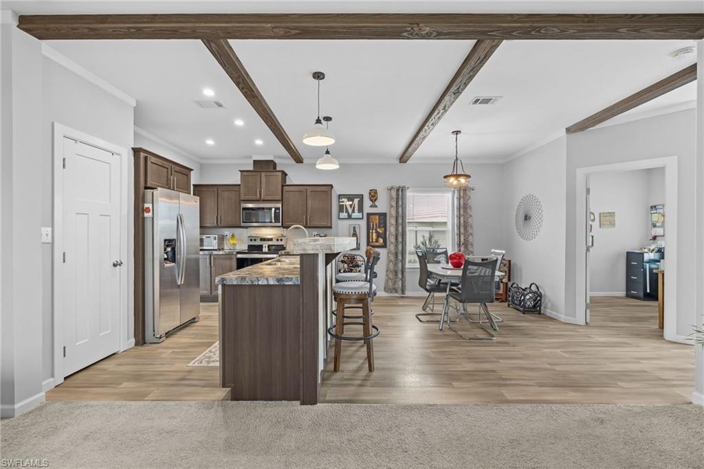 SIX LAKES COUNTRY CLUB - Residential
