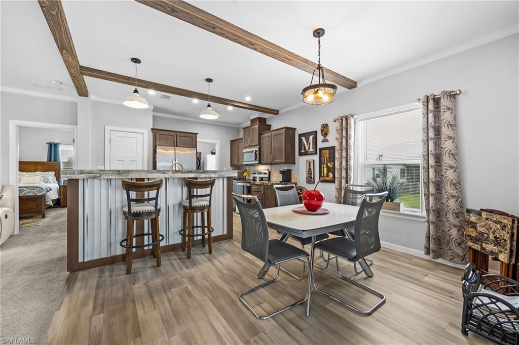 SIX LAKES COUNTRY CLUB - Residential