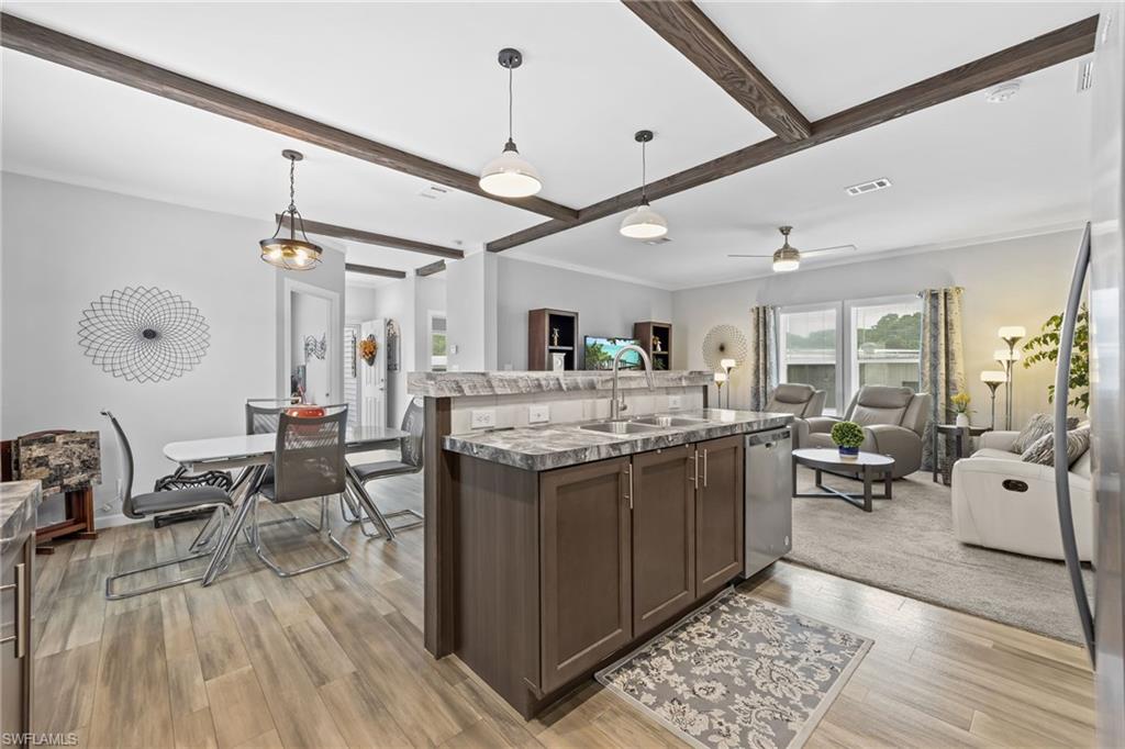 SIX LAKES COUNTRY CLUB - Residential